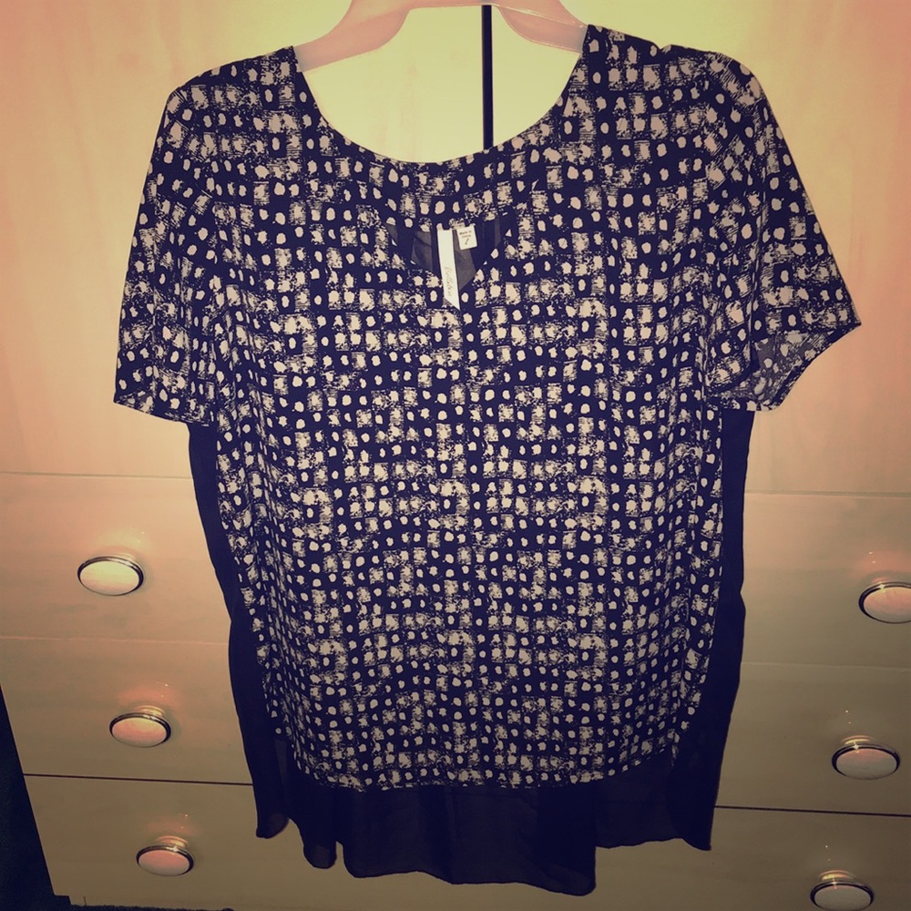 Black & creme colored blouse (L)